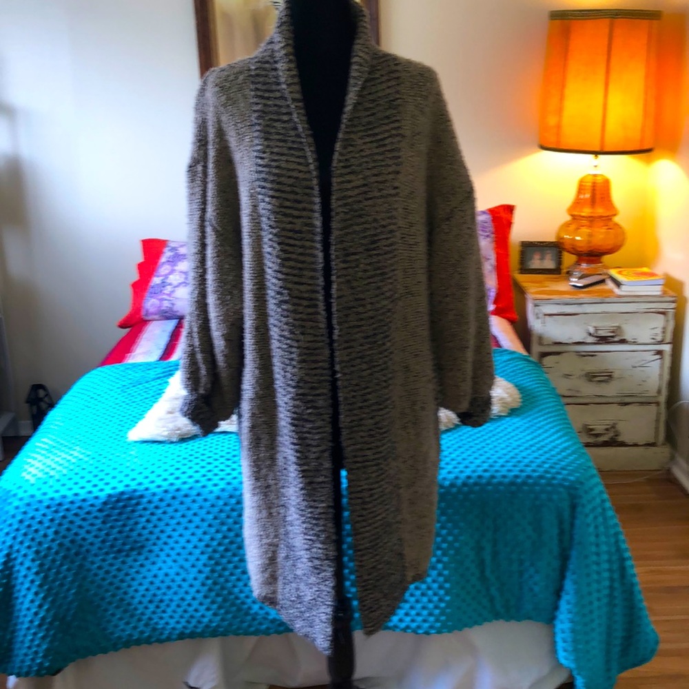 Cozy vintage cardigan sweater (with pockets!)